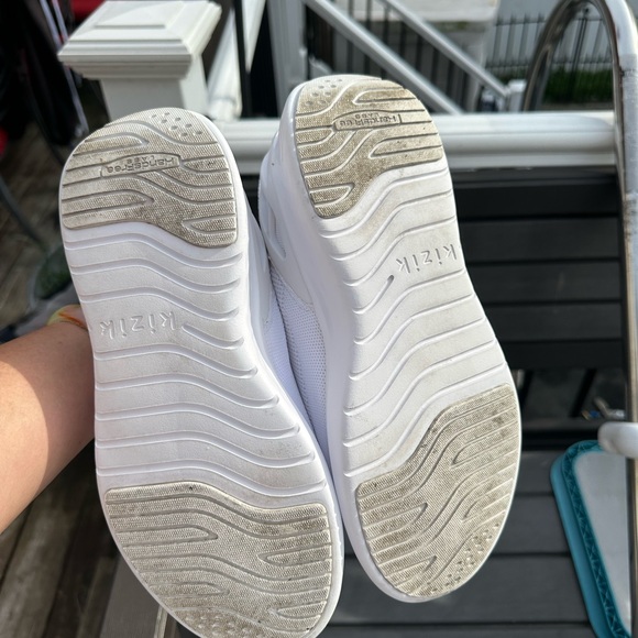 Kizik Women's White Sneakers - Picture 4 of 4